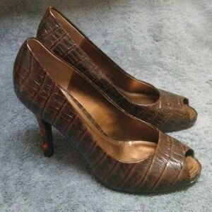 Victor Alfaro Peep toe heels size 8.5 Quiet Luxury Old Money